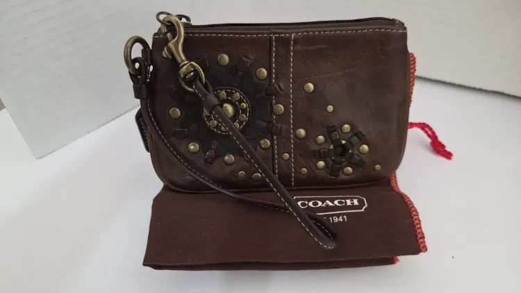 OneMall provides Mercari products: Vintage Coach Purple Becket