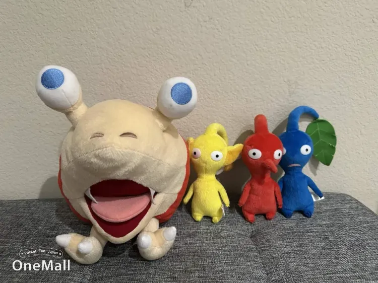 Pikmin Plush set in PERFECT condition! by paige - OneMall